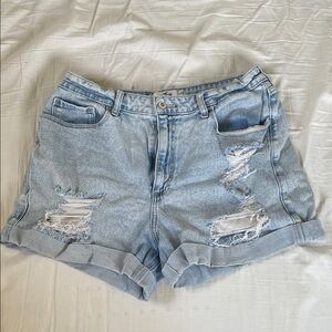 Hollister Curvy High Rise Shorts